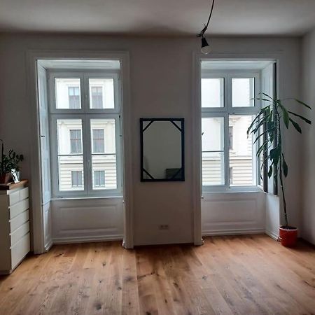 Sehr Zentral Gelegen Appartement Wenen Buitenkant foto