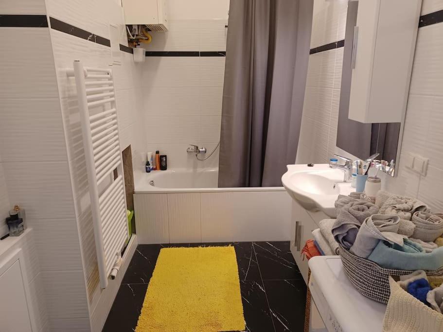 Sehr Zentral Gelegen Appartement Wenen Buitenkant foto