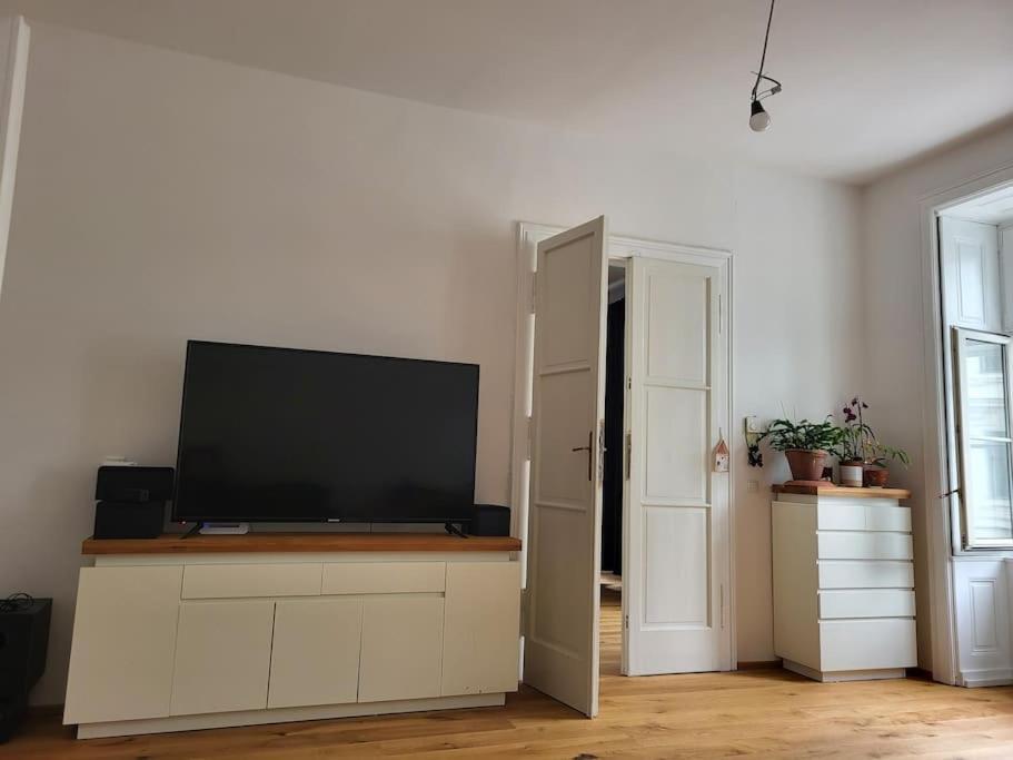 Sehr Zentral Gelegen Appartement Wenen Buitenkant foto