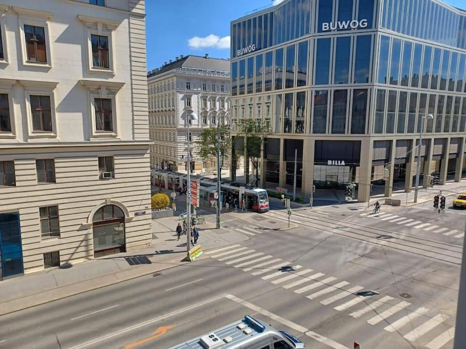 Sehr Zentral Gelegen Appartement Wenen Buitenkant foto